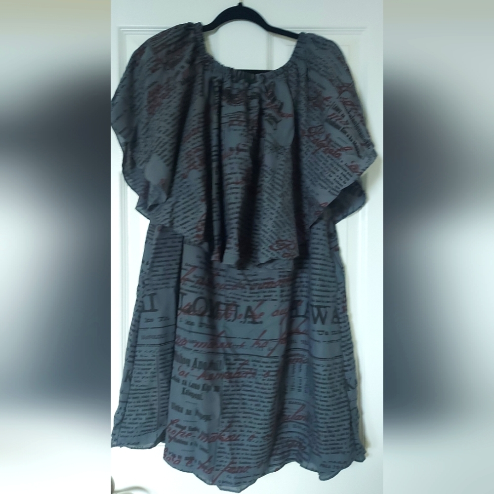 NWT *Kaulua'e* dress 2020 collection, Gray Nūpepa print,  LG